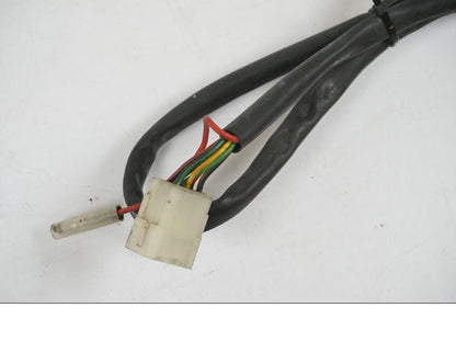 Snett nerifrån på Styrelreglage från en Aprilia RS 125 -2000 motorcykel.