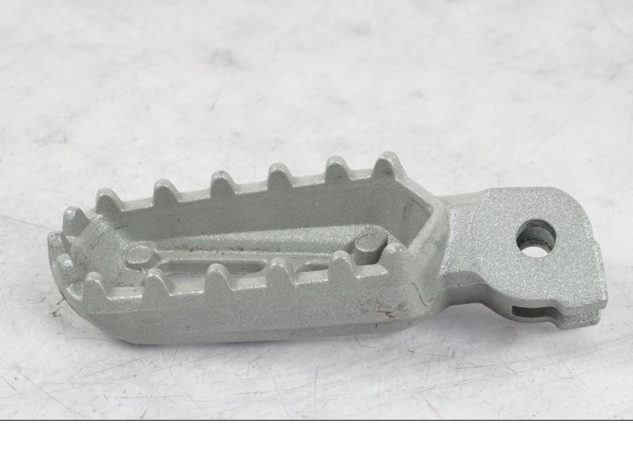 Baksidan på Fotpinne från en Ducati Multistrada 1158 V4 -2023 motorcykel.