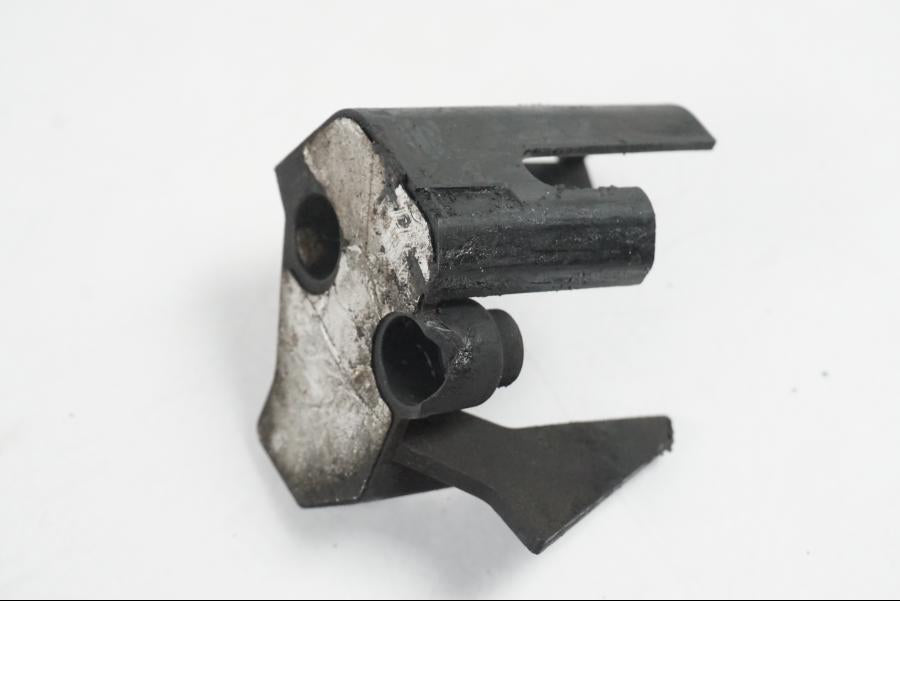 Framsidan på Sidostödsbrytare från en Yamaha YZF 1000 R1 -2007 motorcykel.