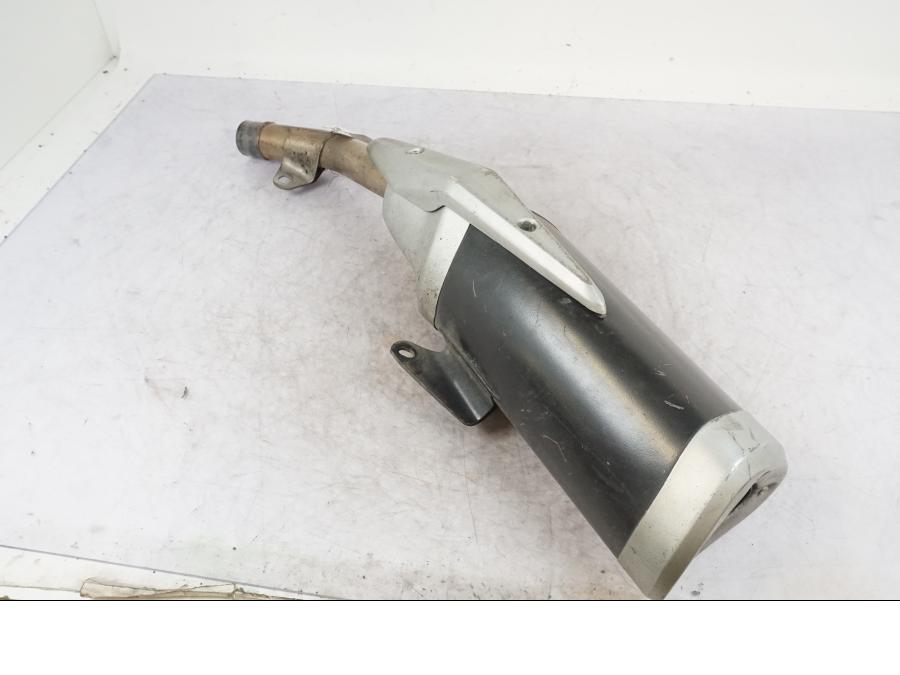 Baksidan på Ljuddämpare från en Kawasaki Z 750 -2008 motorcykel.