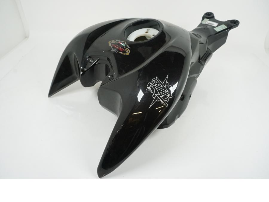 Framsidan på Bensintank från en MV Agusta Brutale 800 -2019 motorcykel.