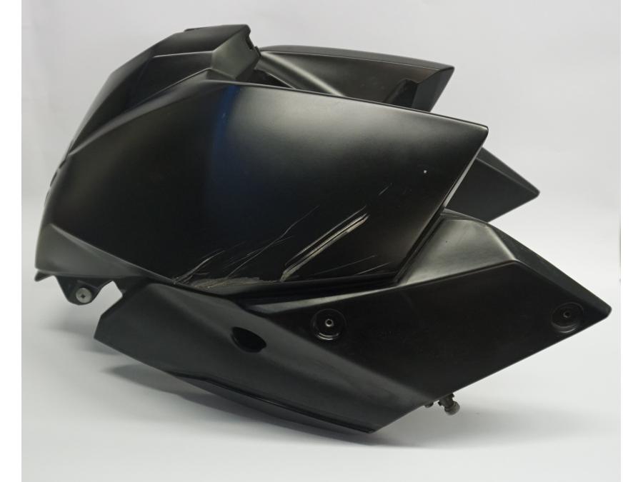 Baksidan på Bensintank från en KTM 990 SMT -2008 motorcykel.