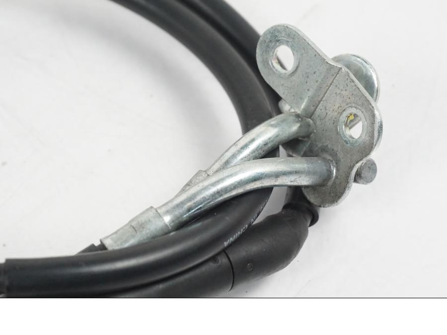 Snett nerifrån på Gasvajer från en Yamaha YZF 1000 R1 -2007 motorcykel.