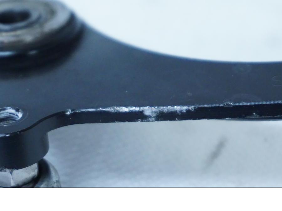 Vänster sida på Växelpedal från en Aprilia RSV 1000 -2004 motorcykel.