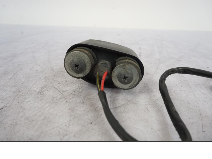 Vänster sida på Skyltbelysning från en Kawasaki ER-6F -2010 motorcykel.