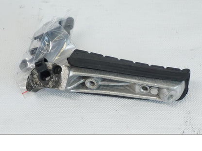 Höger sida på Fotpinne från en Yamaha TDM 850 -1998 motorcykel.