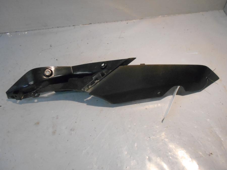 Framsidan på Bakvinge från en BMW R 1200 RS -2016 motorcykel.