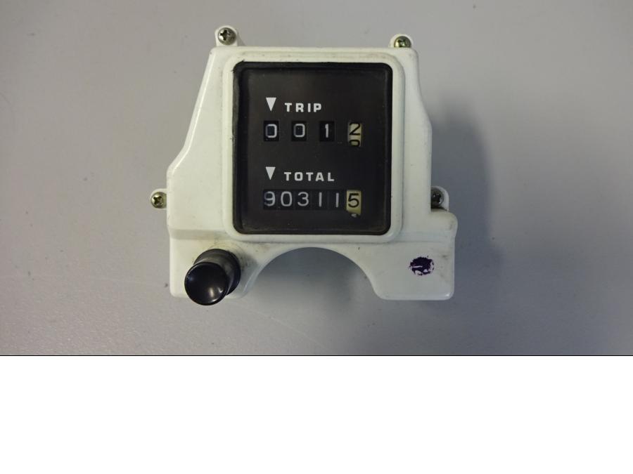 Framsidan på Instrumentering från en Honda CB 750 -1982 motorcykel.