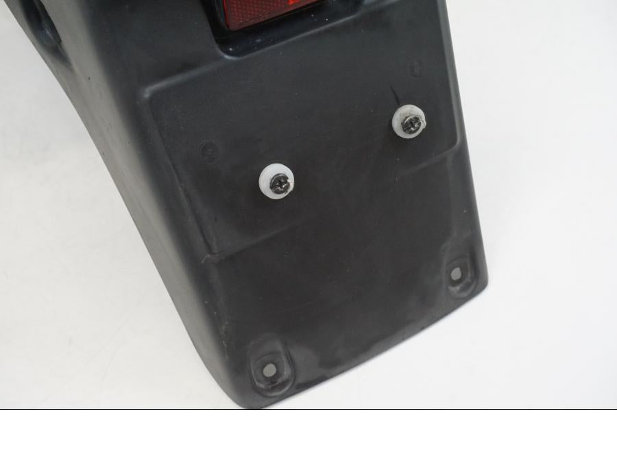 Höger sida på Bakskärm från en Honda CB 750 -2002 motorcykel.