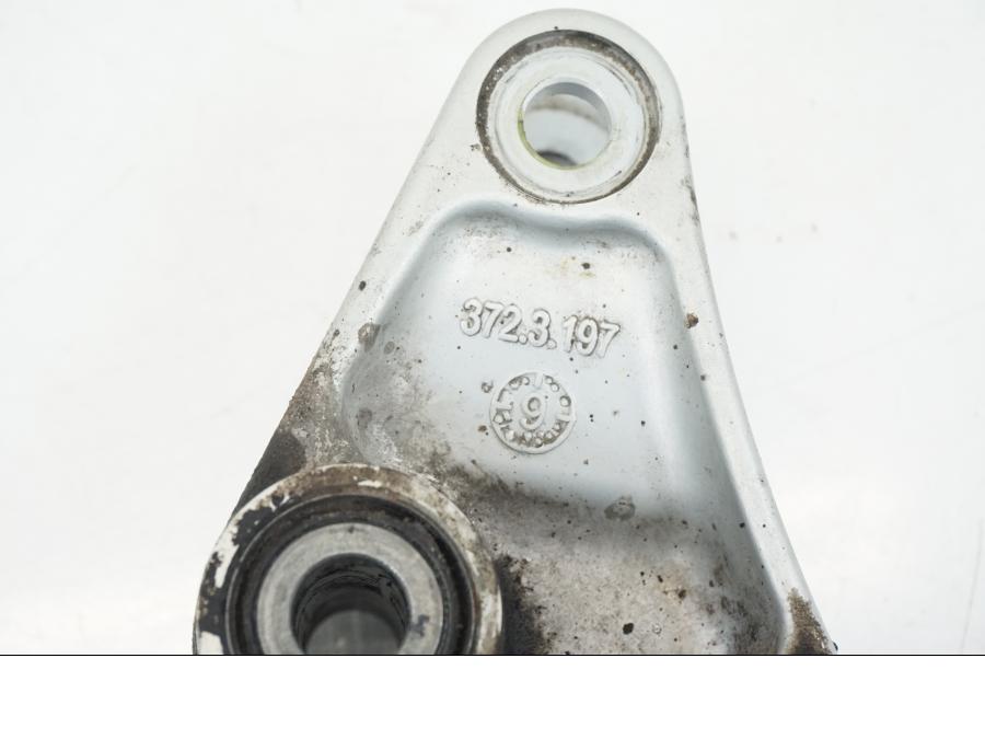 Extrabild4 på Stötdämparlänkage från en Ducati Streetfighter V4 -2020 motorcykel.