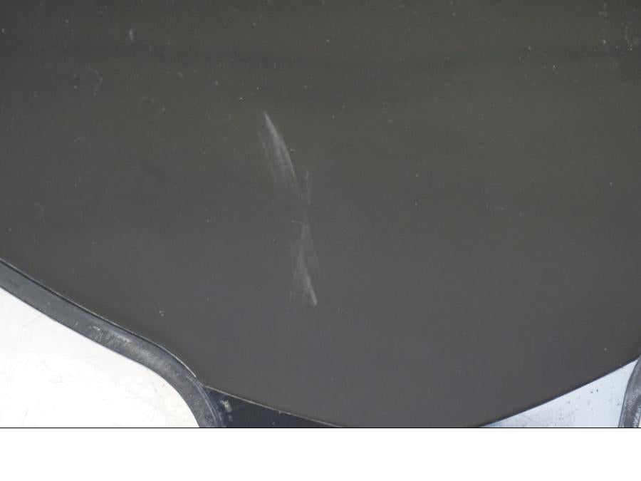 Höger sida på Toppkåpsinsida från en Suzuki GSX-R 750 -2008 motorcykel.