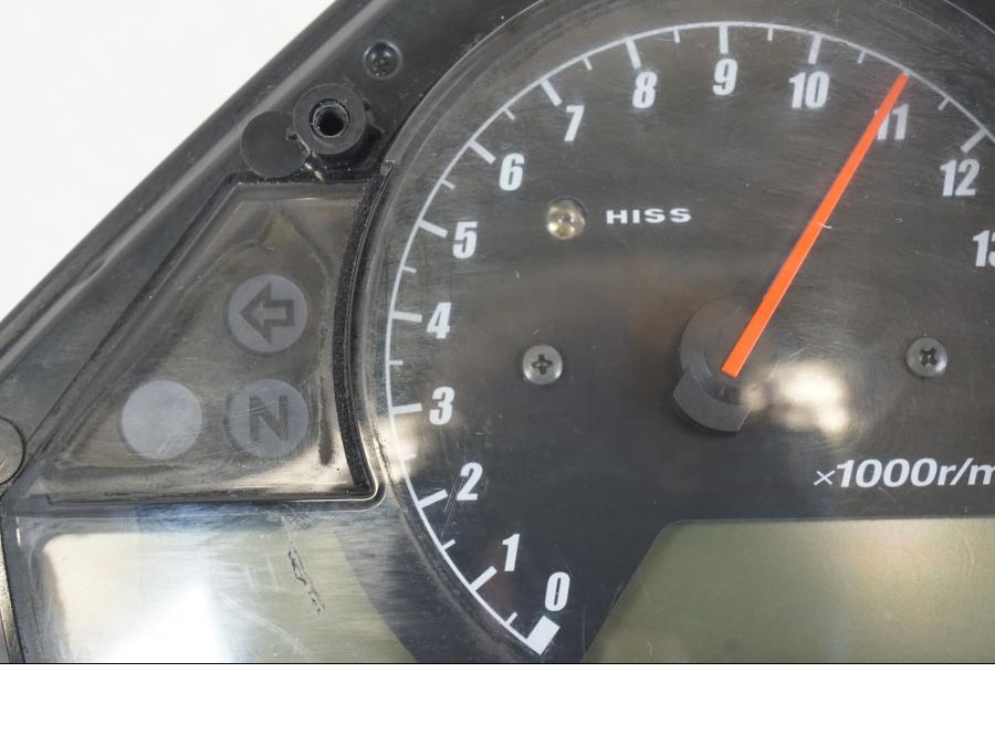 Vänster sida på Instrumentpanel från en Honda CB 600 F -2008 motorcykel.