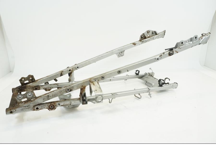 Vänster sida på Bakram från en Honda XRV 750 -2001 motorcykel.