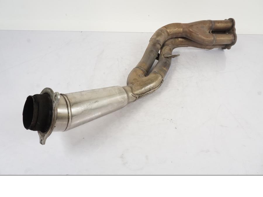 Framsidan på Mellanrör från en Honda CBR 900 RR -2003 motorcykel.