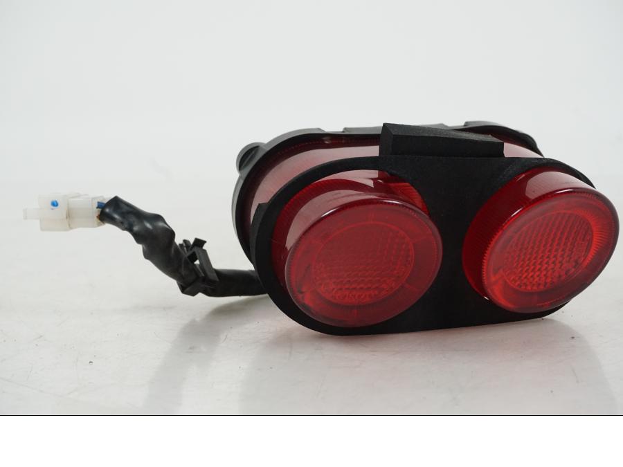 Framsidan på Baklampa från en Yamaha YZF 1000 R1 -2001 motorcykel.