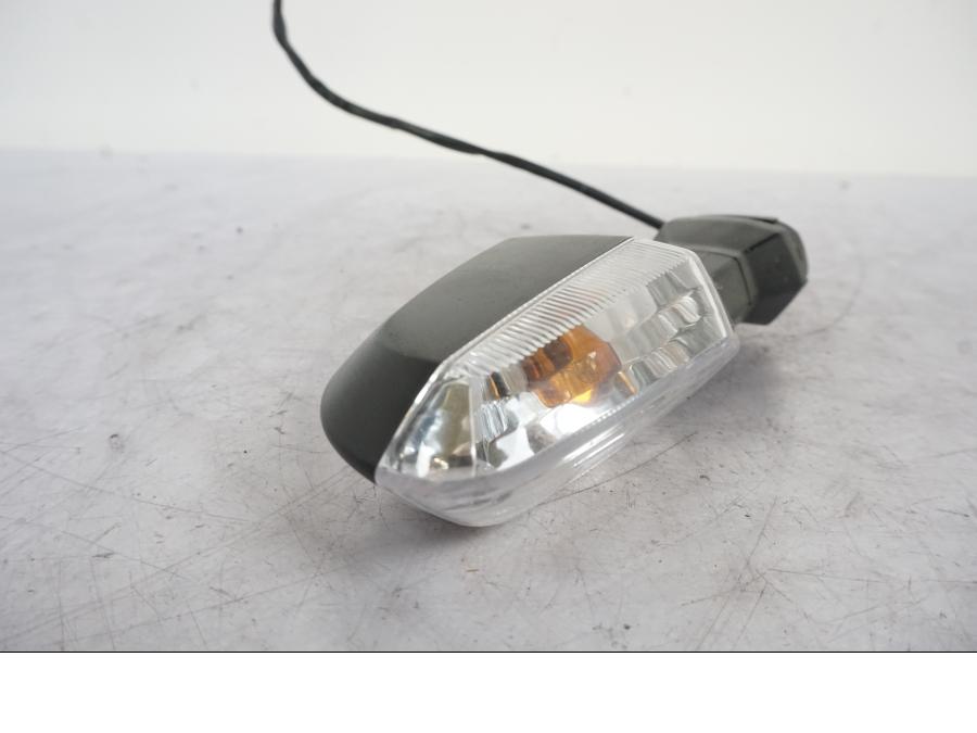 Snett uppifrån på Blinkers från en Kawasaki Z 800 -2014 motorcykel.