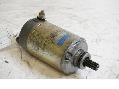 Framsidan på Startmotor från en Kawasaki ZX-9R -1998 motorcykel.