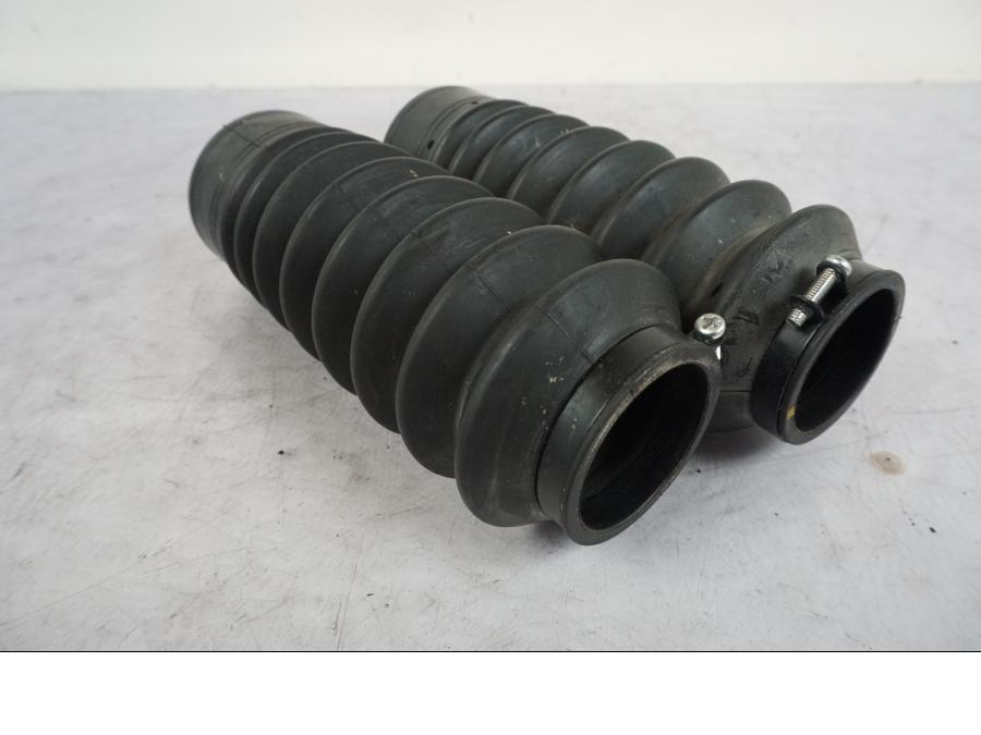 Vänster sida på Gaffelbensskydd från en Triumph Bonneville T120 -2021 motorcykel.