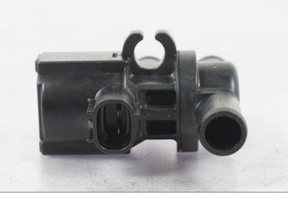 Höger sida på Second Air från en Kawasaki ZX-6R -2011 motorcykel.