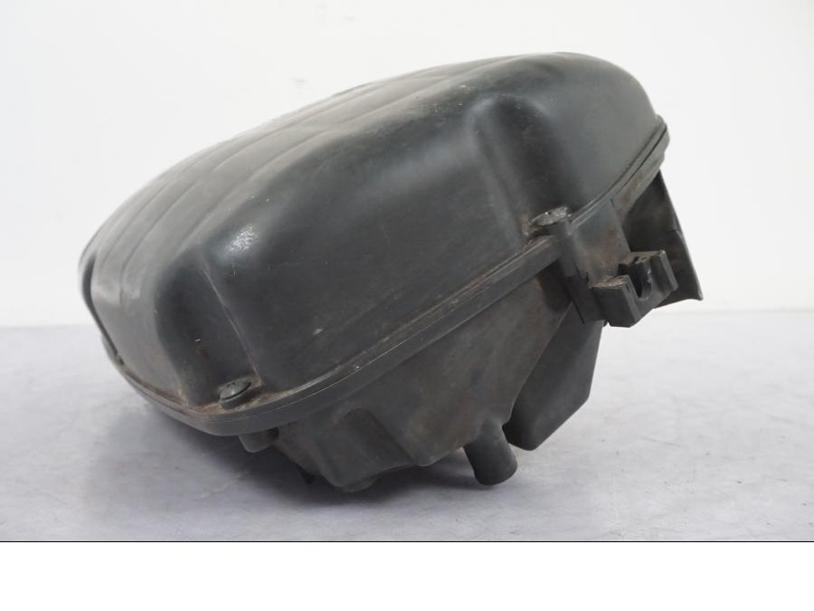 Snett uppifrån på Luftburk från en Honda CBR 1100 XX -1999 motorcykel.