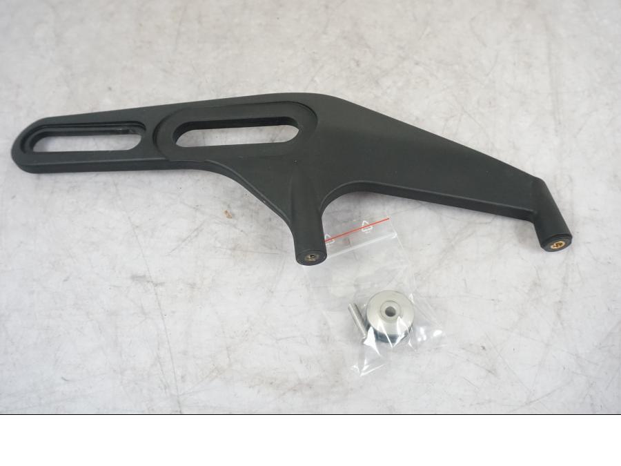 Framsidan på Vindrutefäste från en KTM 1290 Super Adventure S -2022 motorcykel.