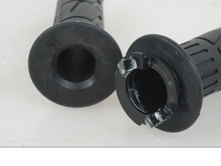 Baksidan på Handtag från en Kawasaki Ninja 1000SX -2023 motorcykel.