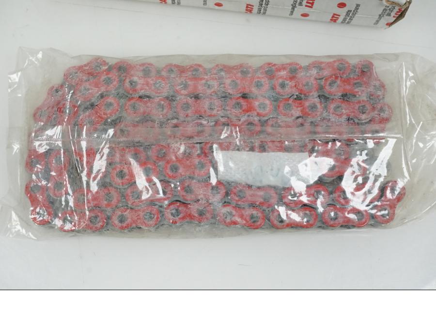 Baksidan på Kedja från en Ducati Diverse modeller -2020 motorcykel.