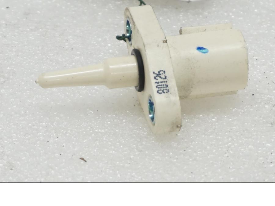 Framsidan på Luftburksensor från en Honda XL 1000 V -2008 motorcykel.