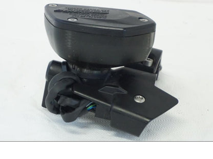 Framsidan på Kopplingshuvudcylinder från en BMW K 1600 -2015 motorcykel.