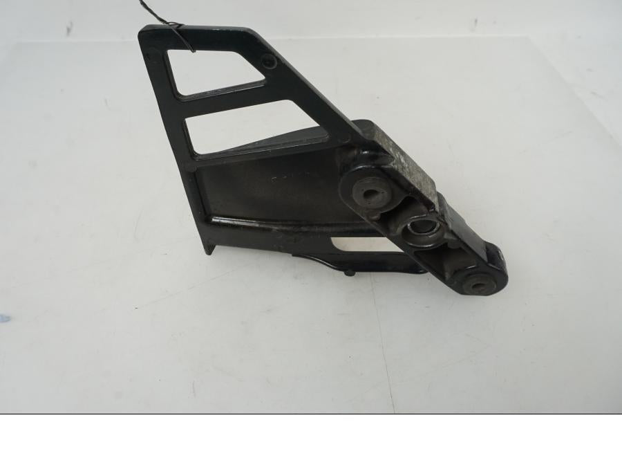 Höger sida på Fotpinnefäste från en Yamaha FZ 750 -1988 motorcykel.