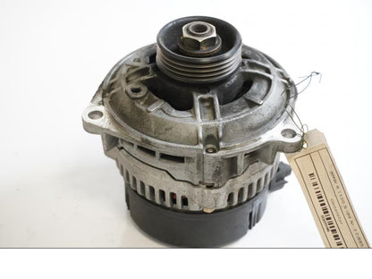 Framsidan på Generator från en BMW R 1100 S -1999 motorcykel.