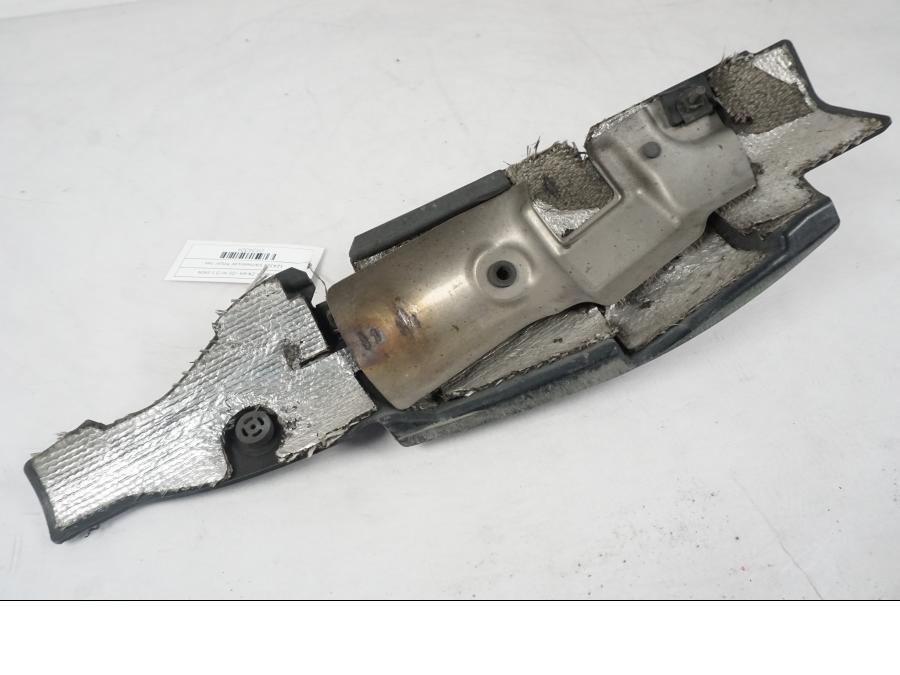 Vänster sida på Värmeskydd från en Kawasaki ZX-6R -2005 motorcykel.