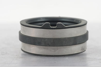 Baksidan på Insug från en KTM 690 Duke -2015 motorcykel.