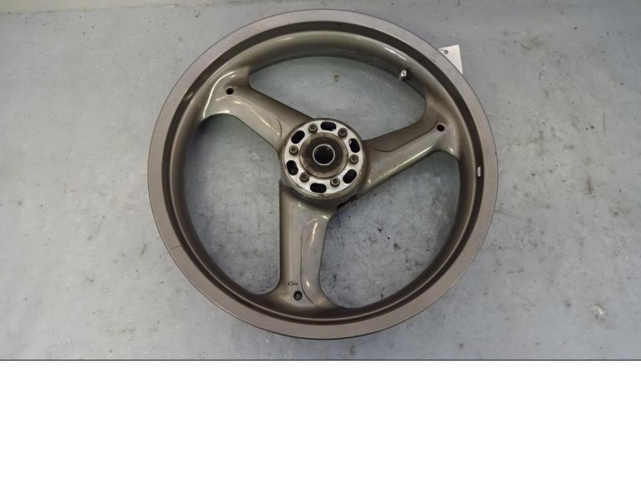 Baksidan på Fälg från en Ducati ST2 -2001 motorcykel.