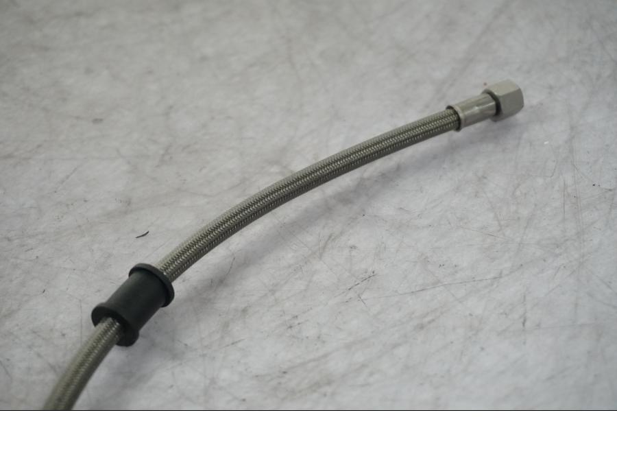 Höger sida på Bromsslang från en Universal Universal -2010 motorcykel.