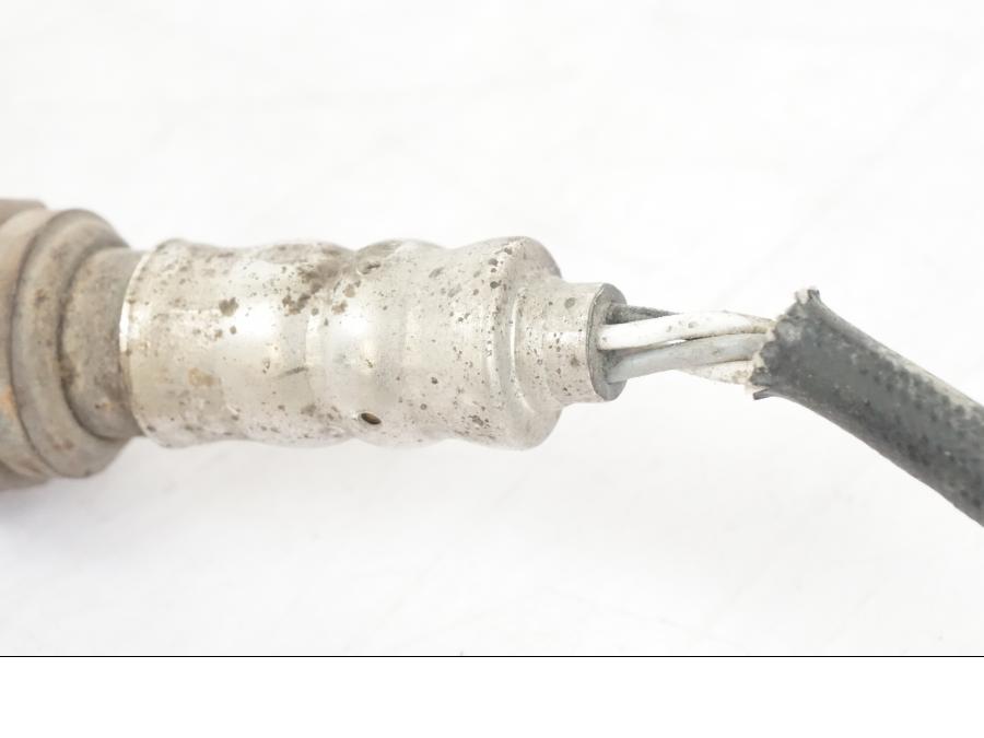 Höger sida på Lambdasond från en BMW R 1200 GSA -2012 motorcykel.