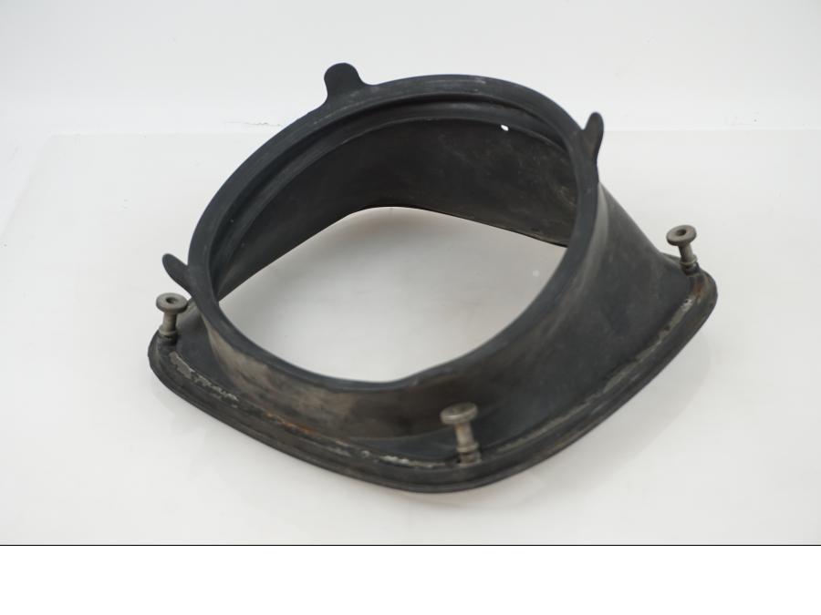 Framsidan på Strålkastarplast från en BMW R 100 RS -1977 motorcykel.