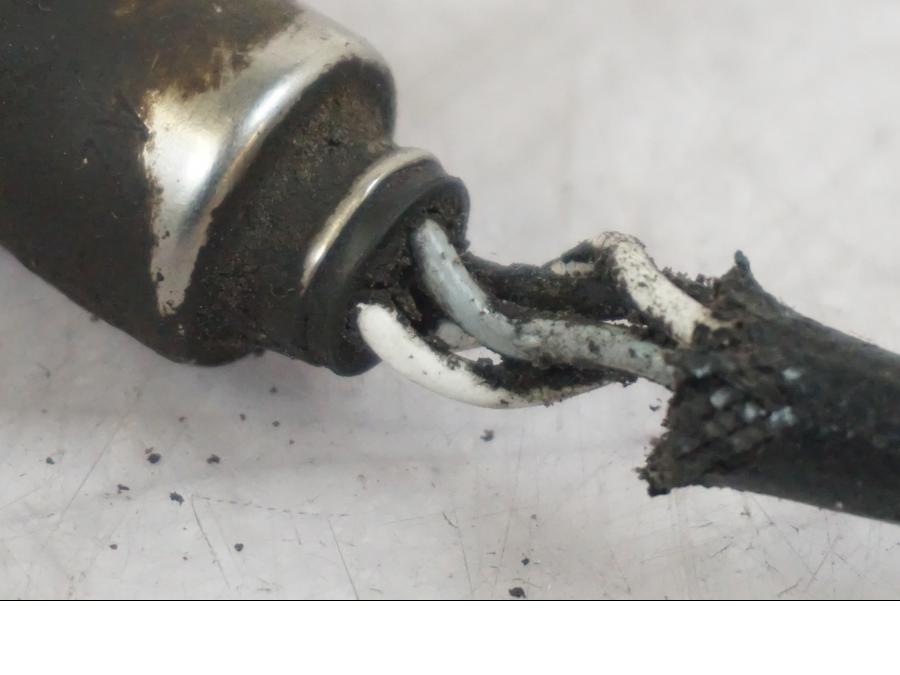 Vänster sida på Lambdasond från en Triumph Tiger -2009 motorcykel.