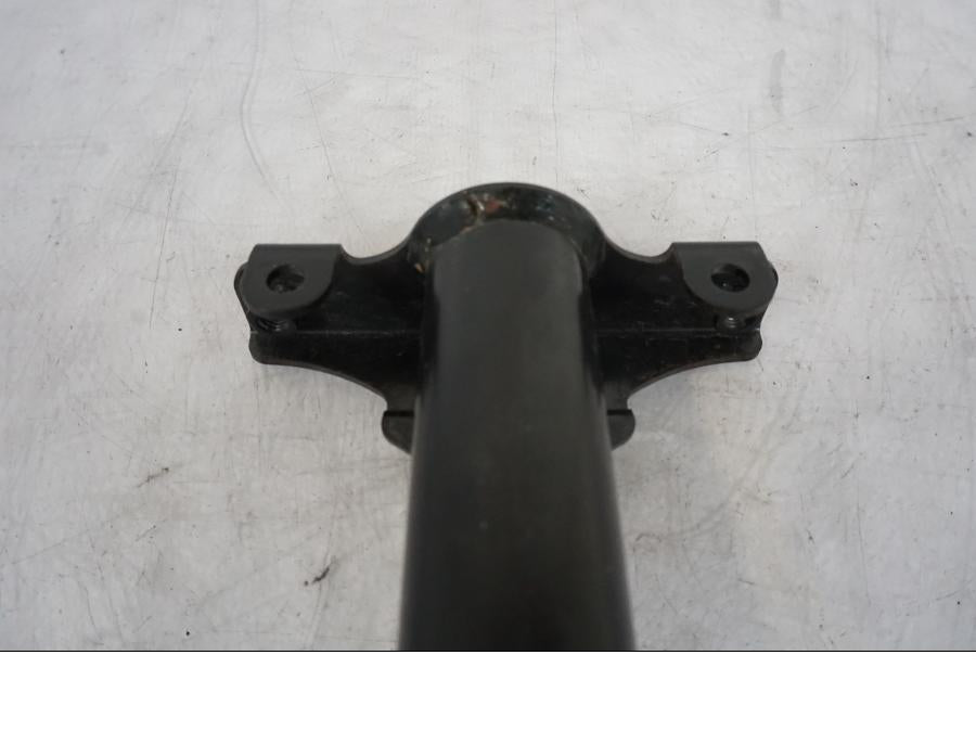 Snett uppifrån på Toppkåpstag från en Kawasaki ER-6F -2010 motorcykel.