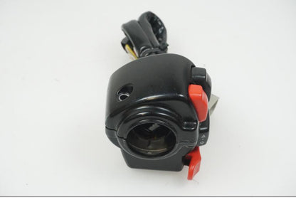 Höger sida på Styrelreglage från en H-D Electra Glide FLHT -2013 motorcykel.