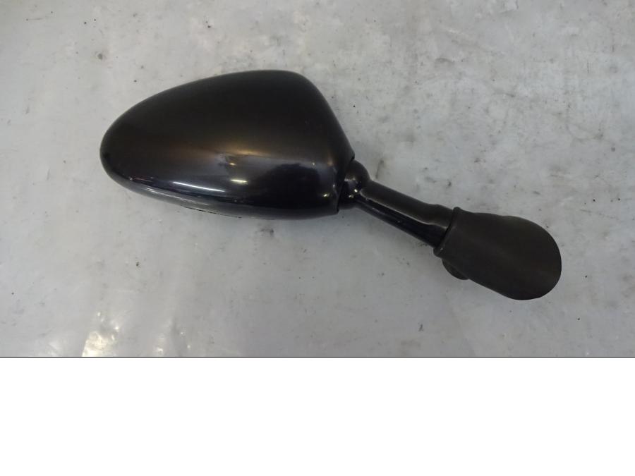 Baksidan på Backspegel från en Honda VTR 1000 F -1997 motorcykel.