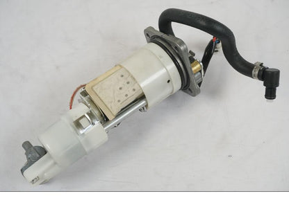 Framsidan på Bensinpump insprut från en KTM 1290 Super Duke R -2018 motorcykel.