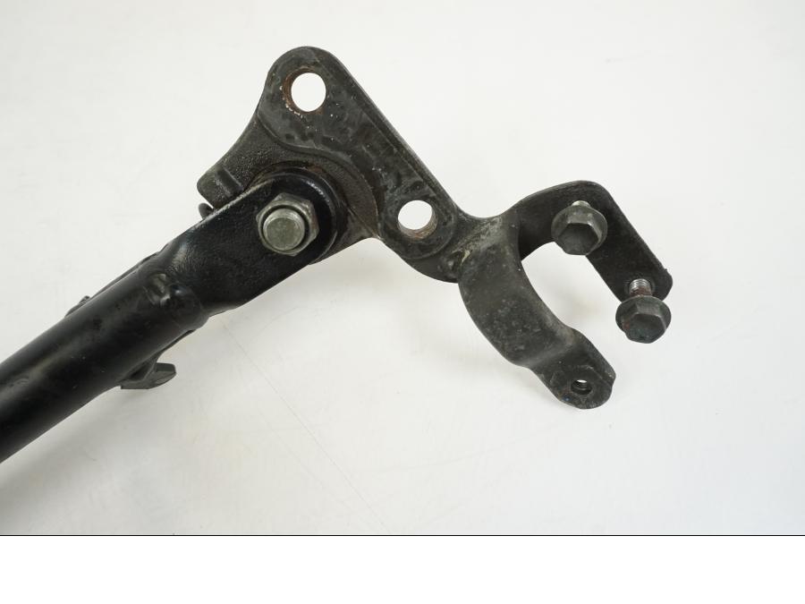 Baksidan på Sidostöd från en Suzuki GSX-R 750 -2001 motorcykel.