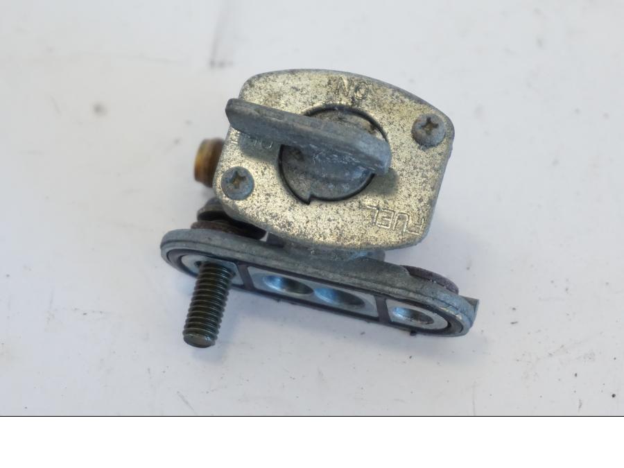 Vänster sida på Bensinkran från en Yamaha YZF 1000 R -1997 motorcykel.