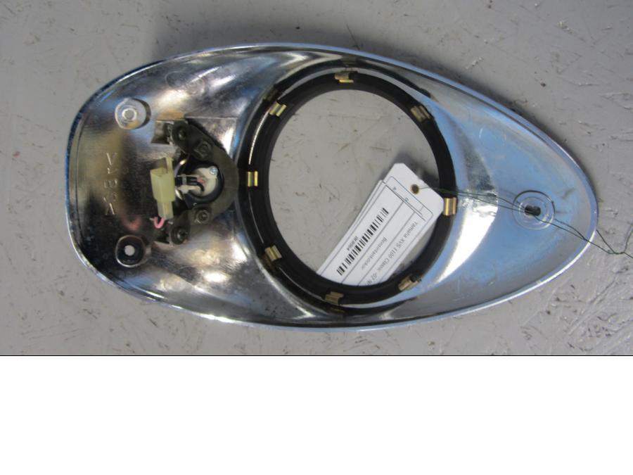 Höger sida på Instrumentkonsoll från en Yamaha XVS 1100 -2002 motorcykel.