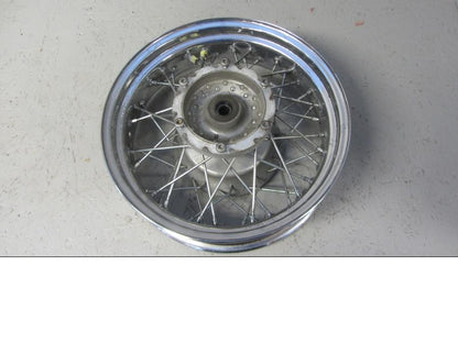 Framsidan på Fälg från en Yamaha XVS 1100 -2002 motorcykel.