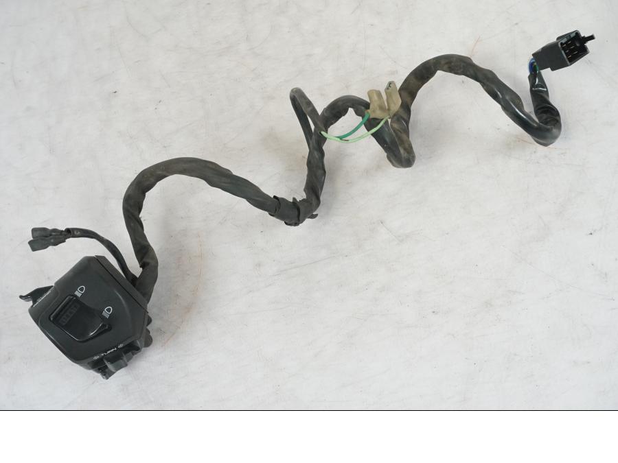 Framsidan på Styrelreglage från en Honda CBR 1100 XX -1999 motorcykel.