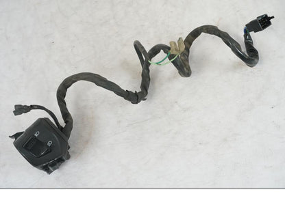 Framsidan på Styrelreglage från en Honda CBR 1100 XX -1999 motorcykel.