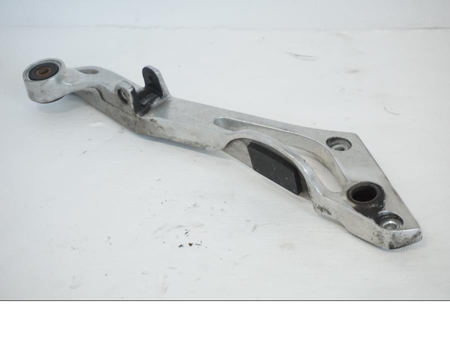 Höger sida på Fotpinnefäste från en Yamaha TDM 850 -1998 motorcykel.