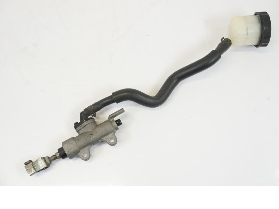 Framsidan på Bromshuvudcylinder från en Honda NT 700 -2008 motorcykel.